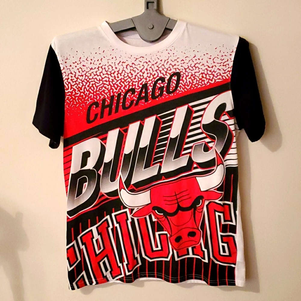 Nba brand Chicago Bulls shirt size large!